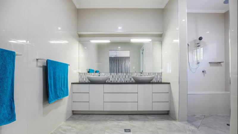 white-bathroom-interior.jpg